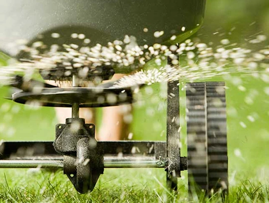 Residential & commercial lawn fertilization services in nampa